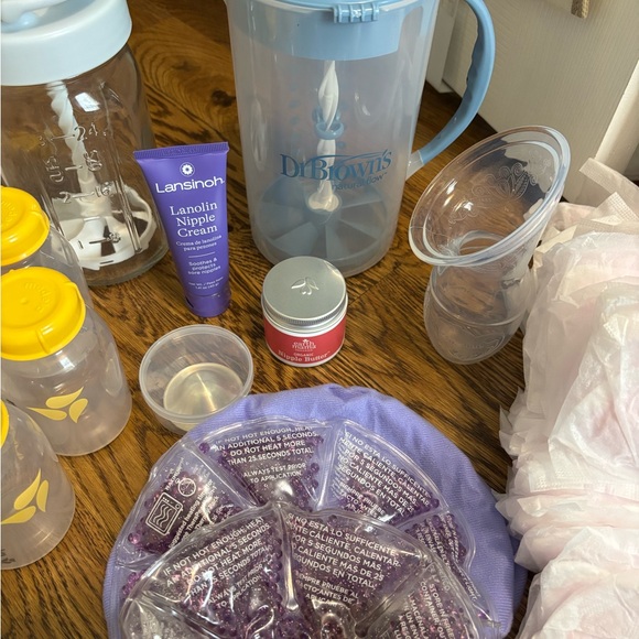 Breastfeeding Accessory - Picture 3 of 4